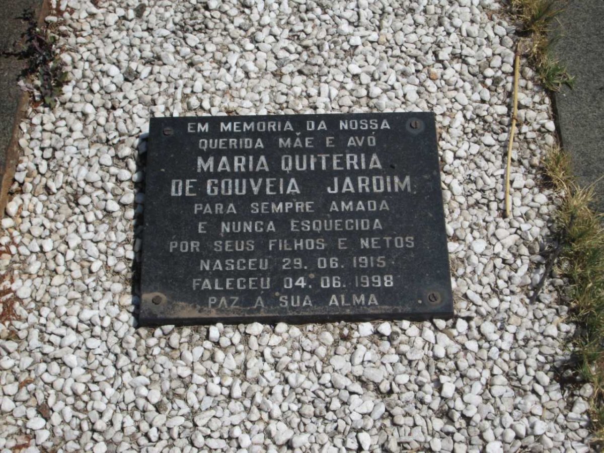 JARDIM Maria Quiteria de Gouveia 1915-1998 :: JARDIM Jose Gouveia 193?-1957