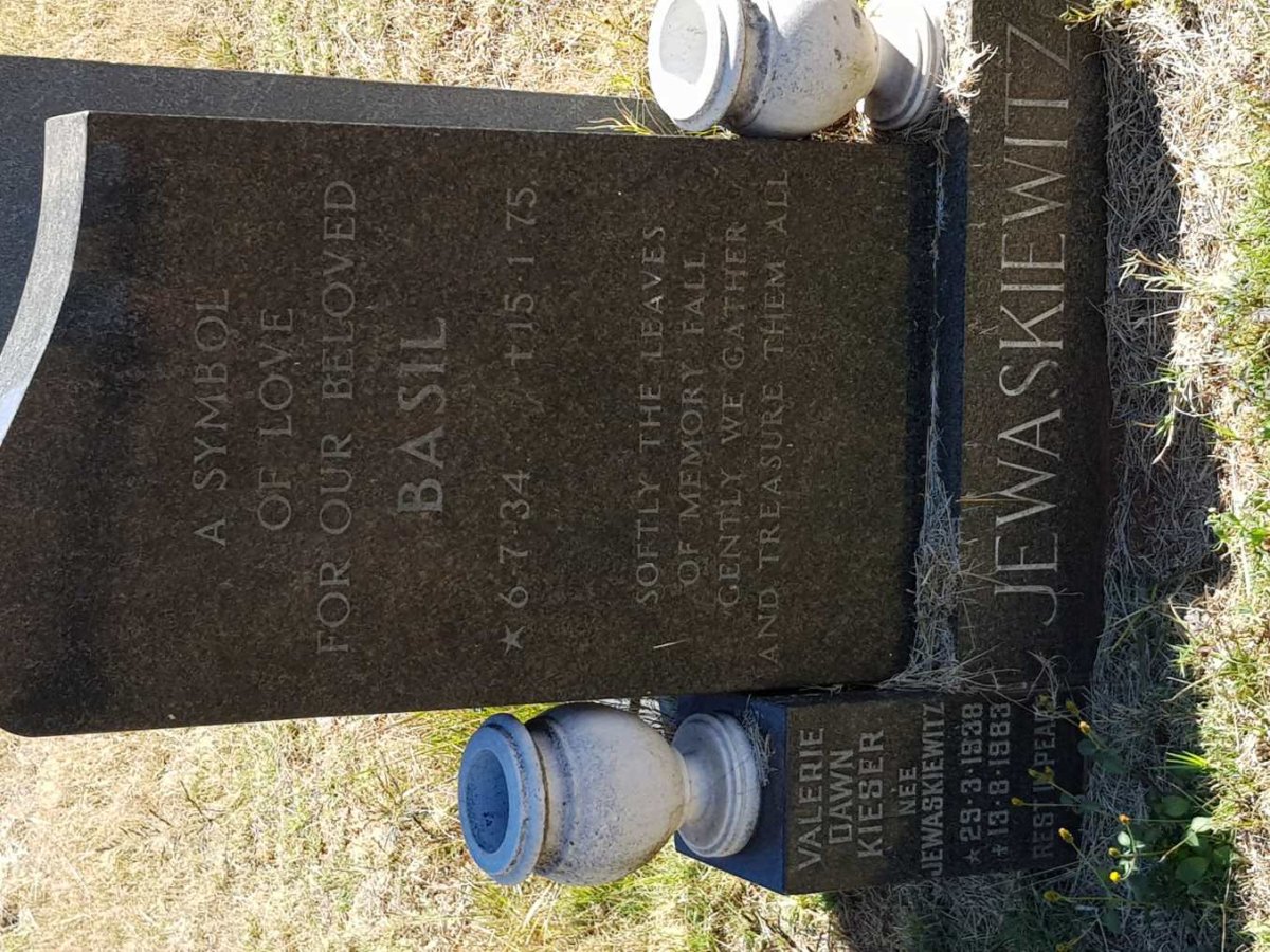 JEWASKIEWITZ Basil 1934-1975 :: KIESER Valerie Dawn nee JEWASKIEWITZ 1938-1983