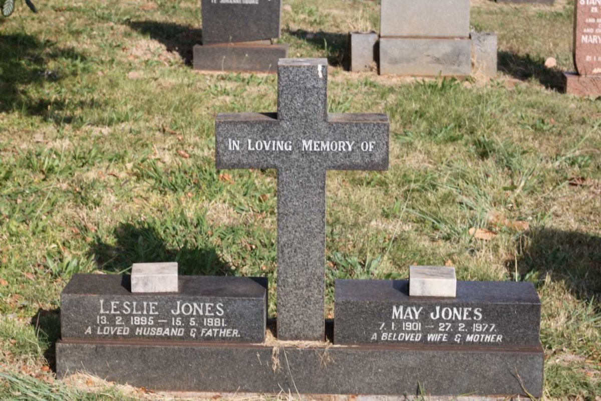 JONES Leslie 1895-1981 &amp; May 1901-1977