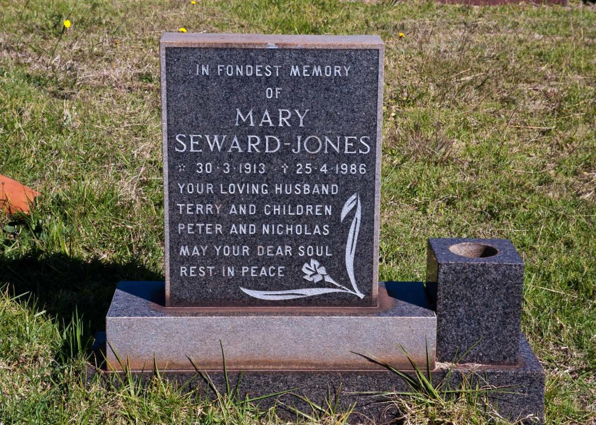 JONES Mary, SEWARD 1913-1986