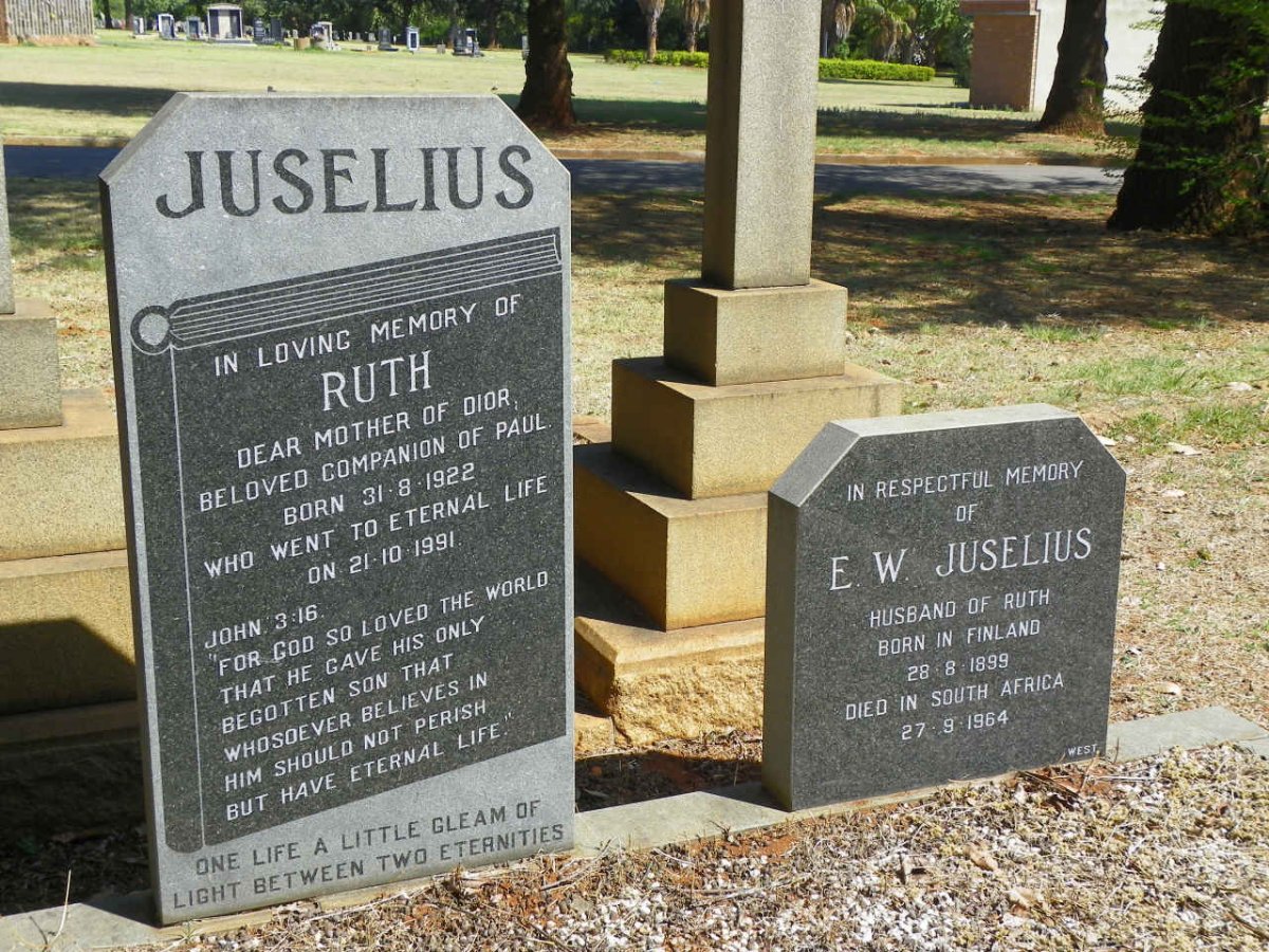 JUSELIUS E.W. 1899-1964 &amp; Ruth 1922-1991