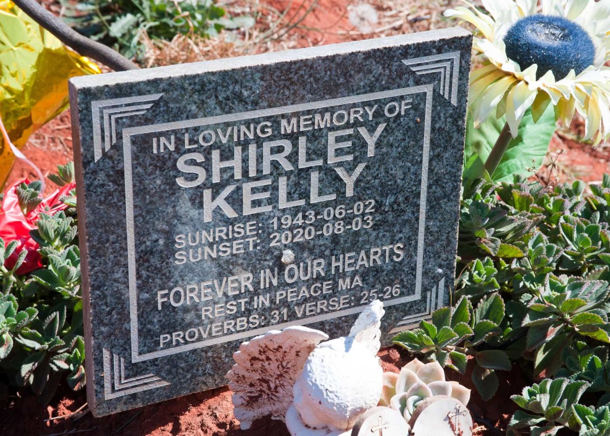 KELLY Shirley 1943-2020