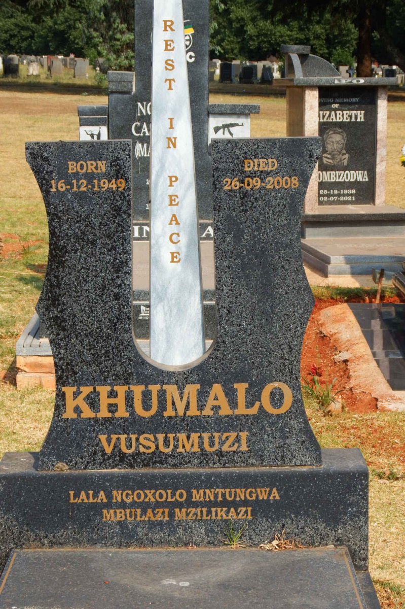 KHUMALO Vusumuzi 1949-2008