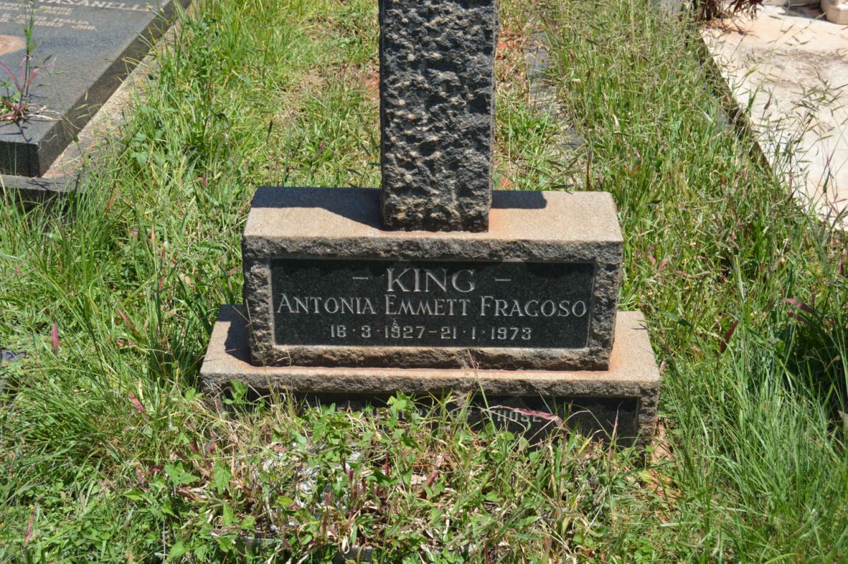 KING Antonia Emmett Fracoso 1927-1973