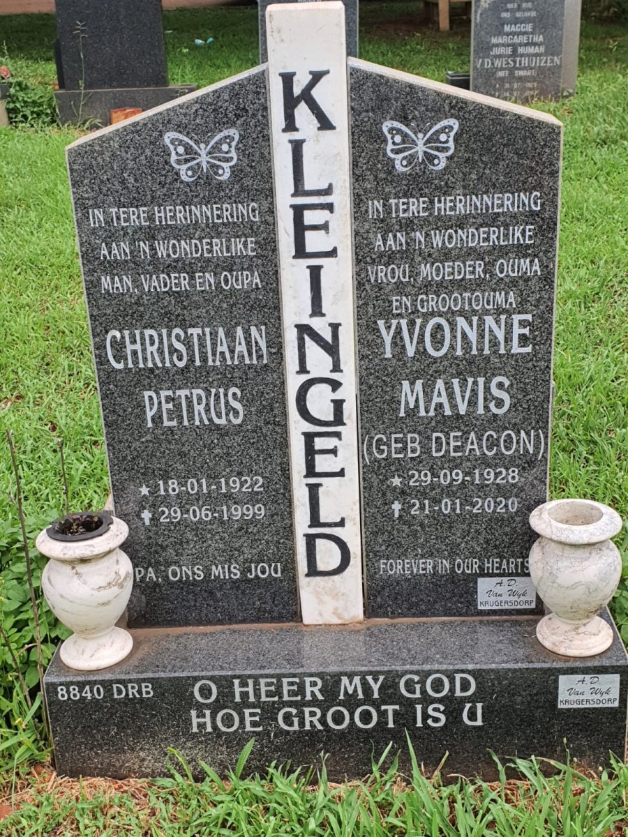 KLEINGELD Christiaan Petrus 1922-1999 & Yvonne Mavis DEACON 1928-2020