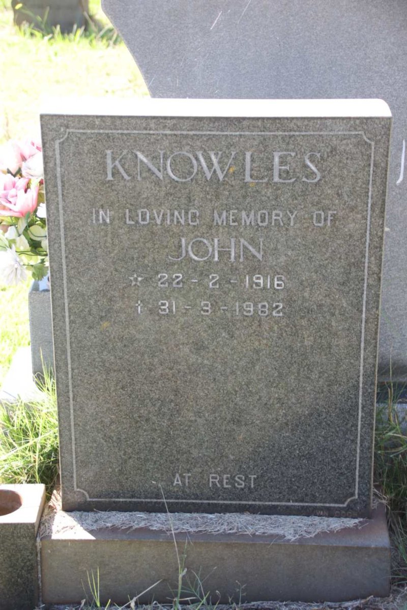 KNOWLES John 1916-1982