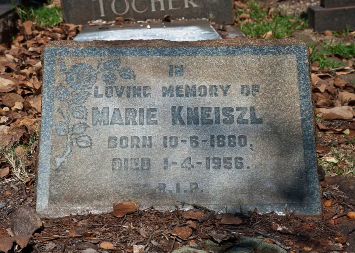 KNEISZL Marie 1880-1956