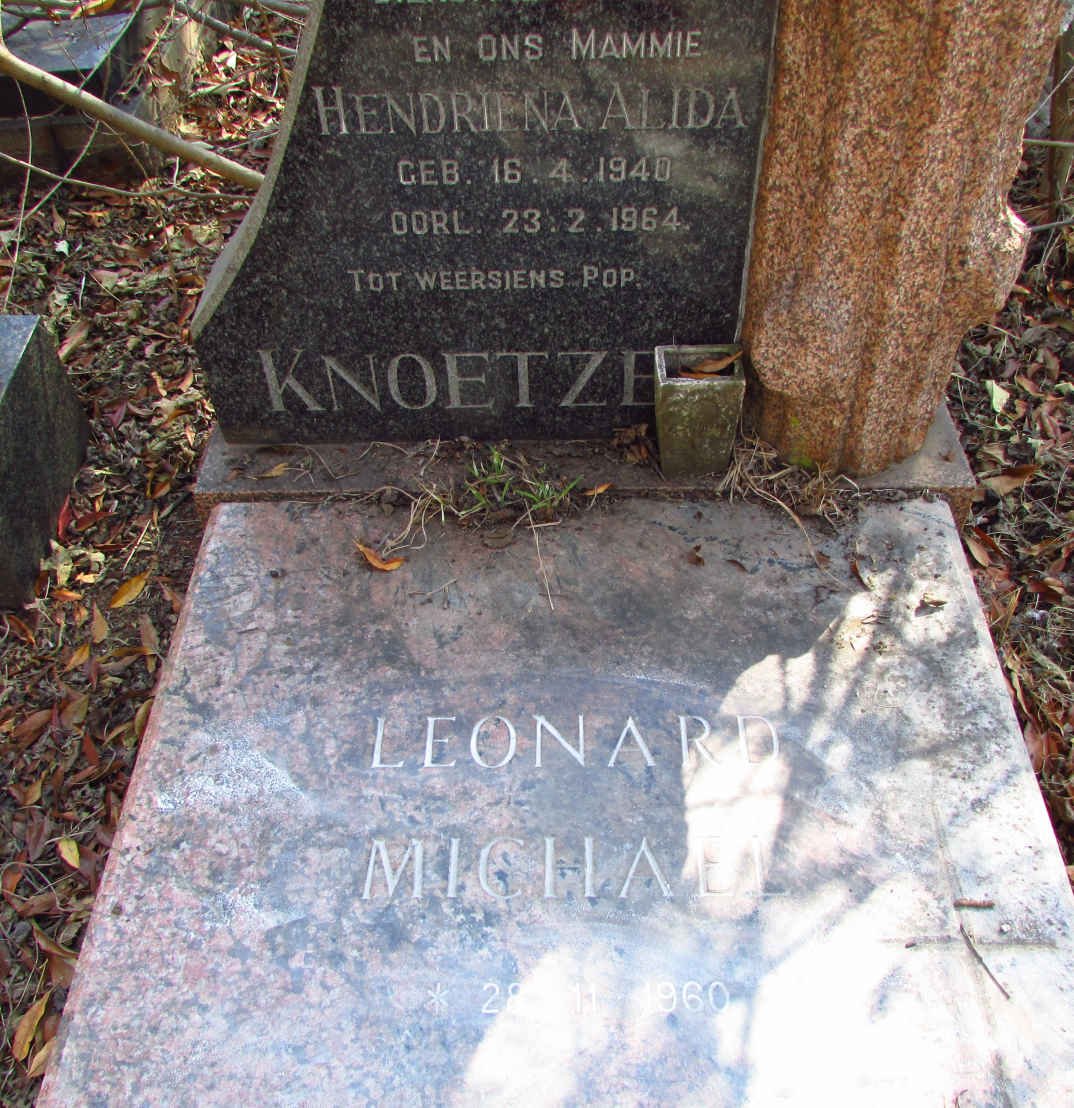 KNOETZE Hendriena Alida 1940-1964 :: KNOETZE Leonard Michael 1960-1984