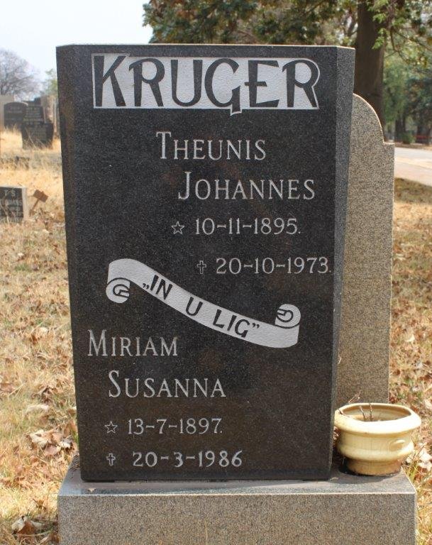 KRUGER Theunis Johannes 1895-1973 &amp; Miriam Susanna BOSMAN 1897-1986