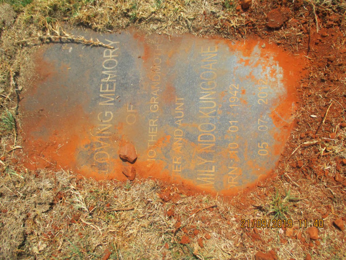 KUNGOANE ?mily Ndo 1942-2012