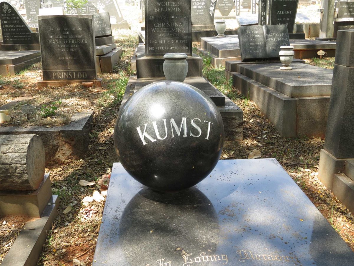KUMST