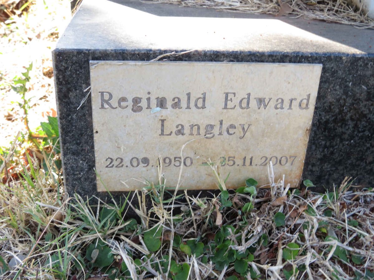 LANGLEY Reginald Edward 1950-2007 &amp; Patricia Una 1944-1994