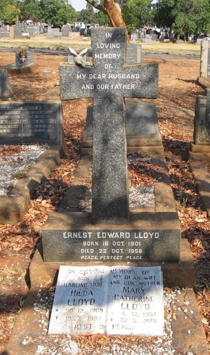 LLOYD Ernest Edward 1901-1958 &amp; Hilda 1909-1982 :: LLOYD Mary Catherine 1937-1975