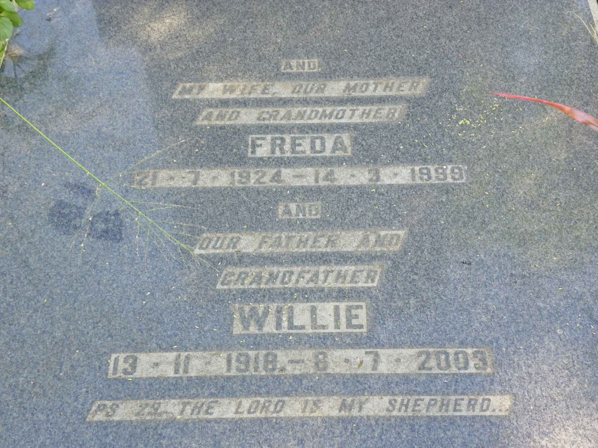LOTTERING Maria Elizabeth 1898-1948 :: LOTTERING Willie 1918-2003 &amp; Freda 1924-1999