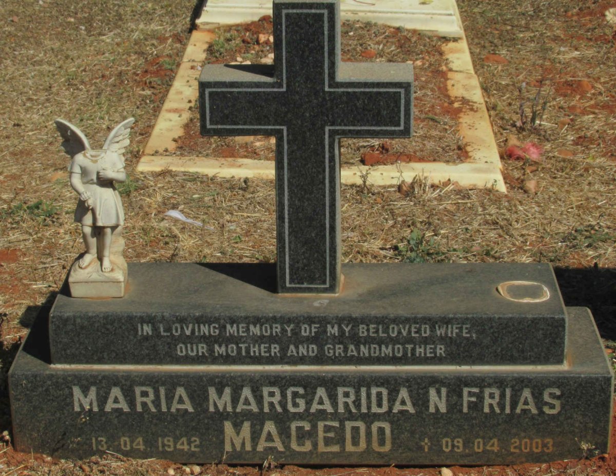 MACEDO Maria Margarida N. Frias 1942-2003