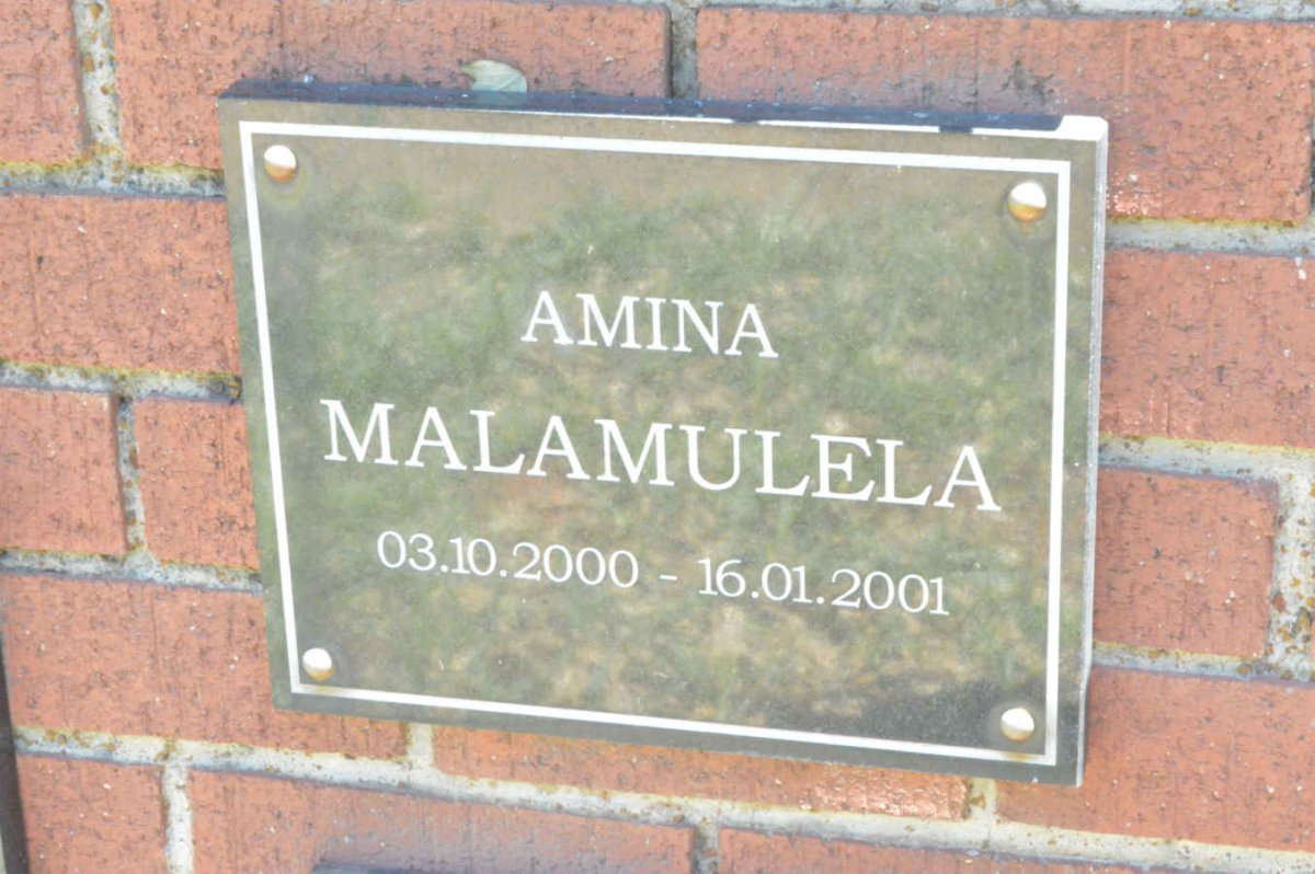 MALAMULELA Amina 2000-2001