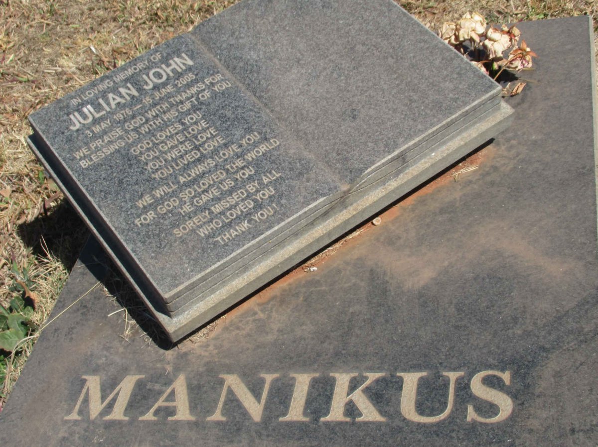 MANIKUS Julian John 1976-2005