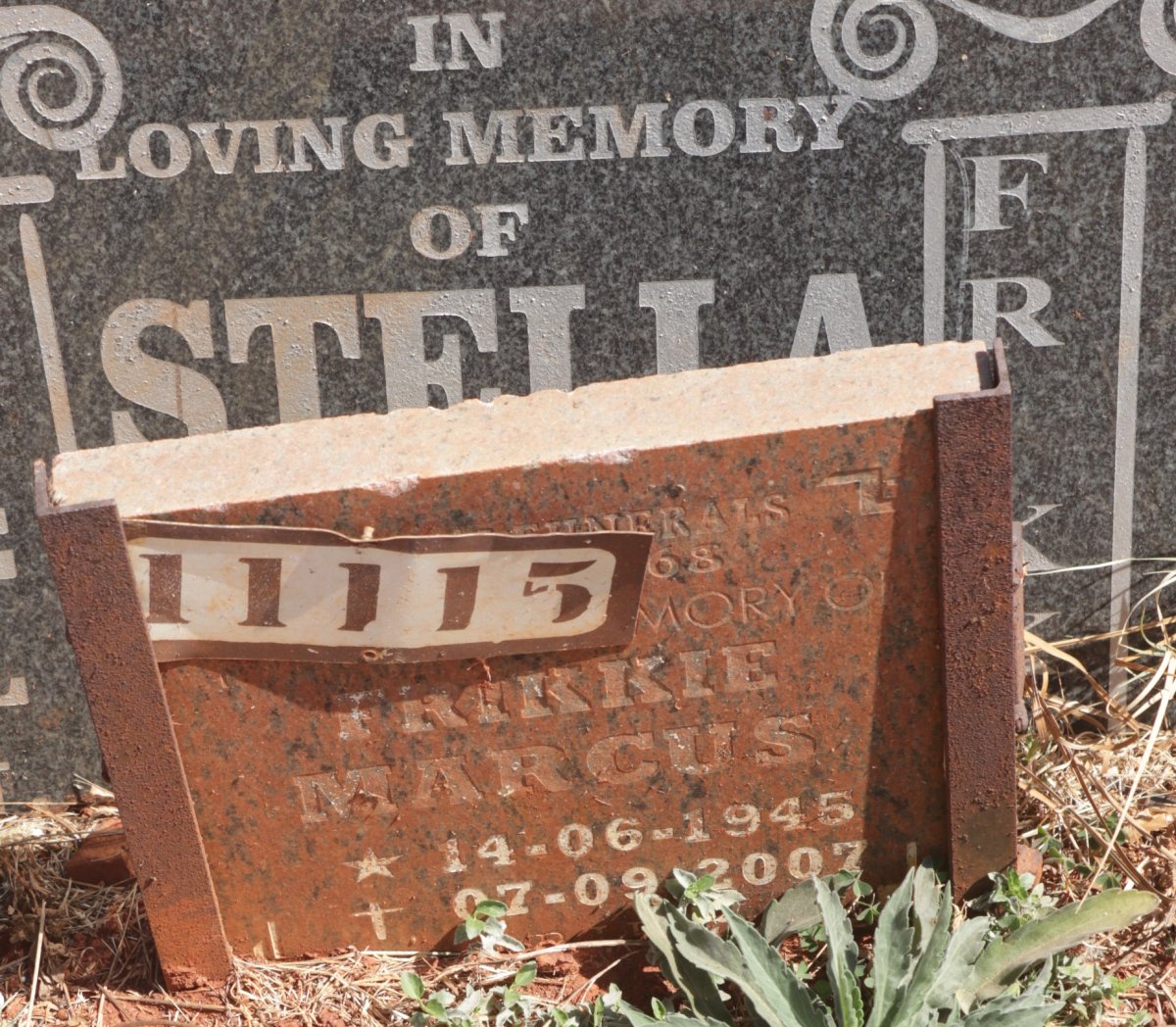 MARCUS Frikkie 1945-2007 &amp; Stella 1943-2015