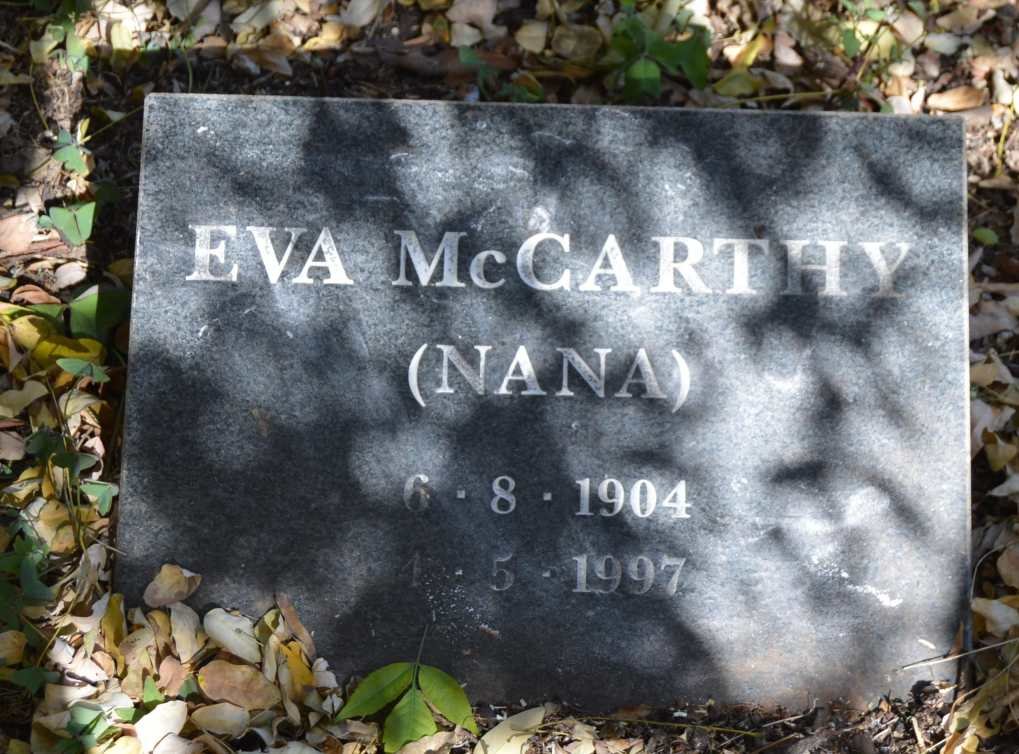 McCARTHY Eva 1904-1997