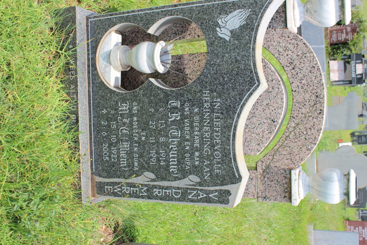 MERWE T.R., van der 1914-1991 &amp; M.J.C. 1922-2005