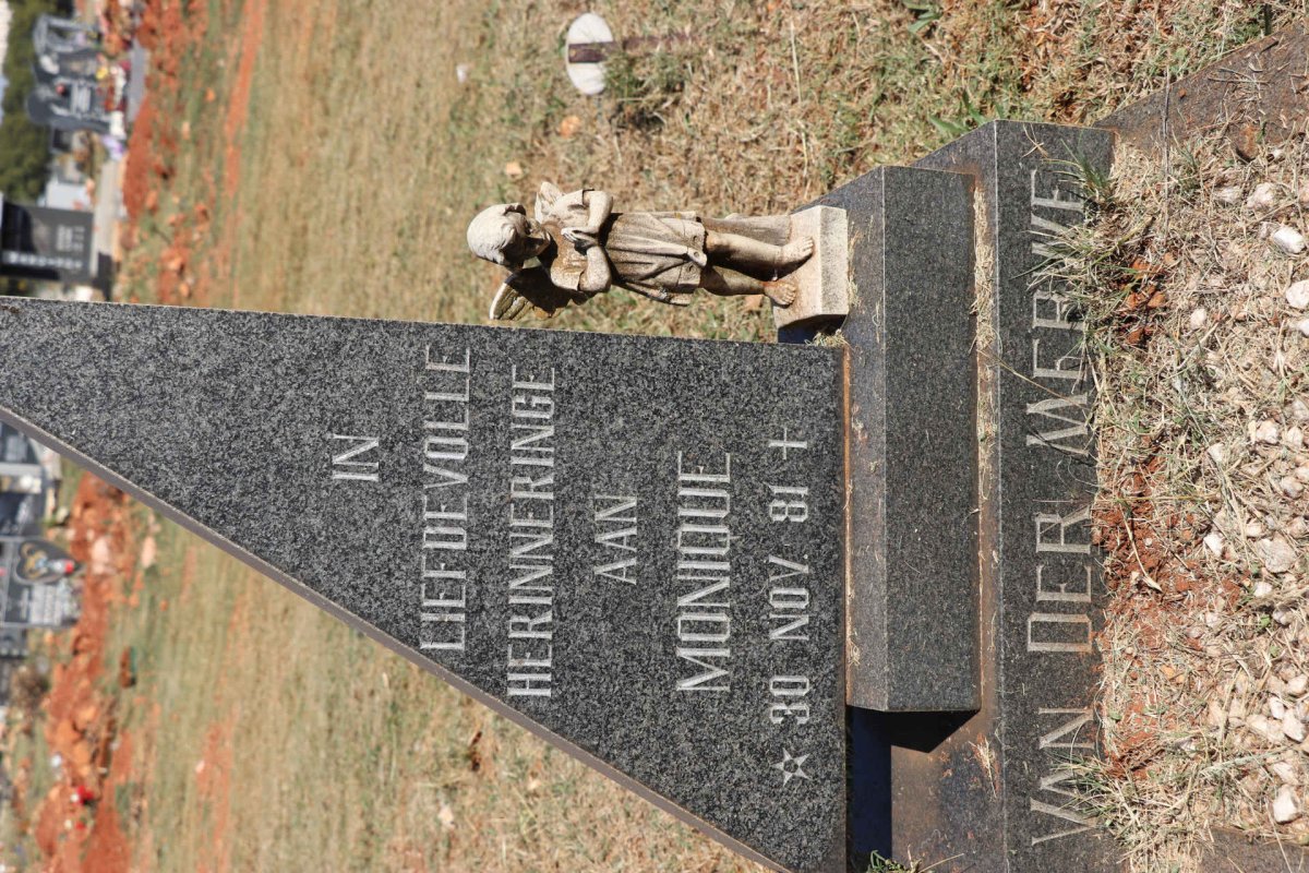 MERWE Monique, van der 1981-1981