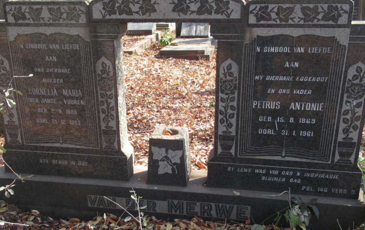 MERWE Petrus Antonie, van der 1869-1961 &amp; Cornelia Maria JANSE VAN VUUREN 1885-1969