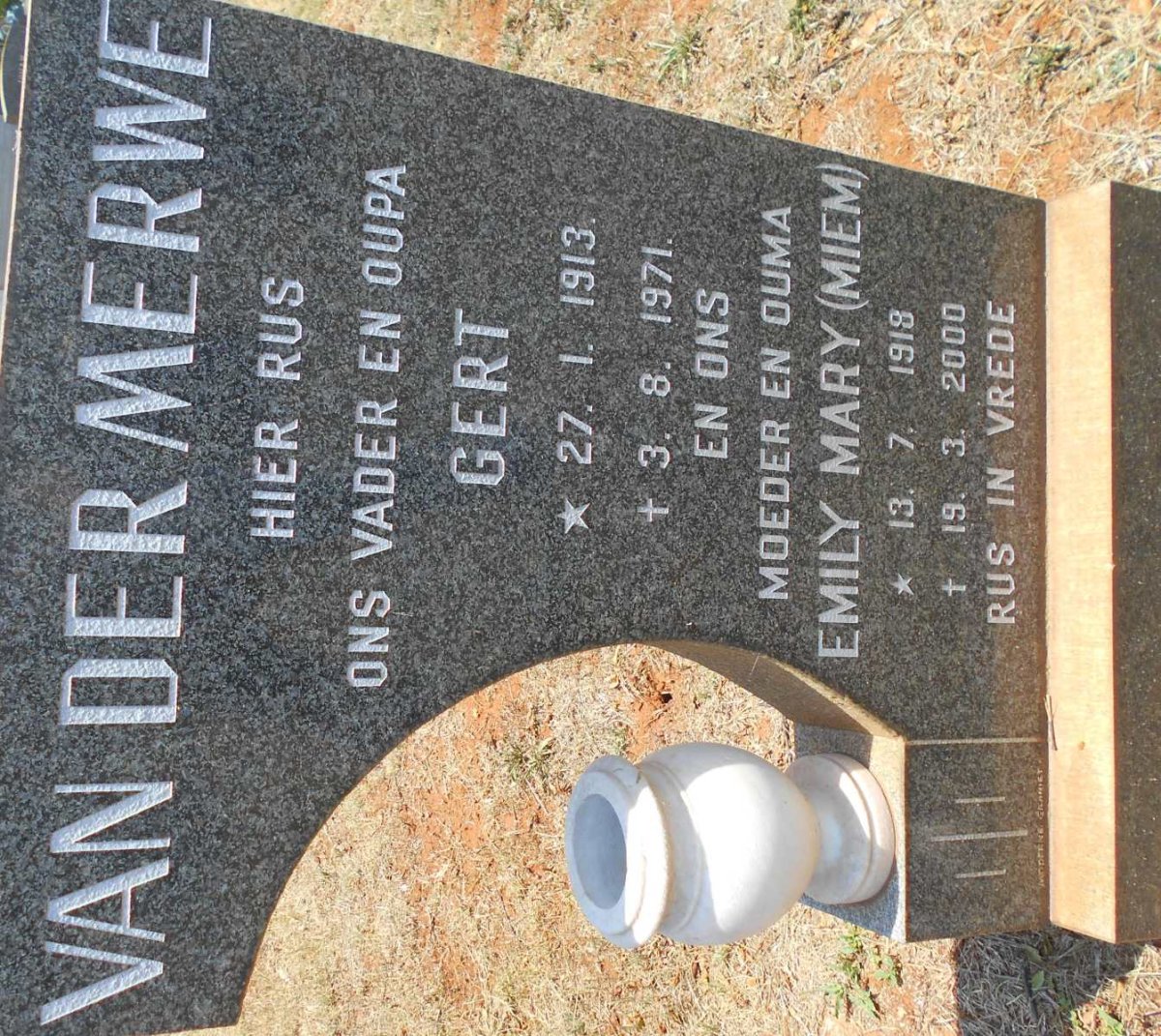 MERWE Gert, van der 1913-1971 &amp; Emily Mary 1918-2000