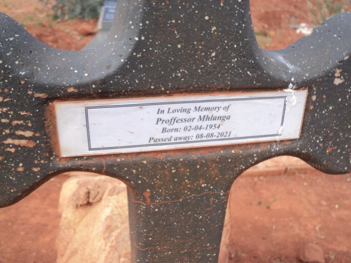 MHLANGA Proffesor 1954-2021