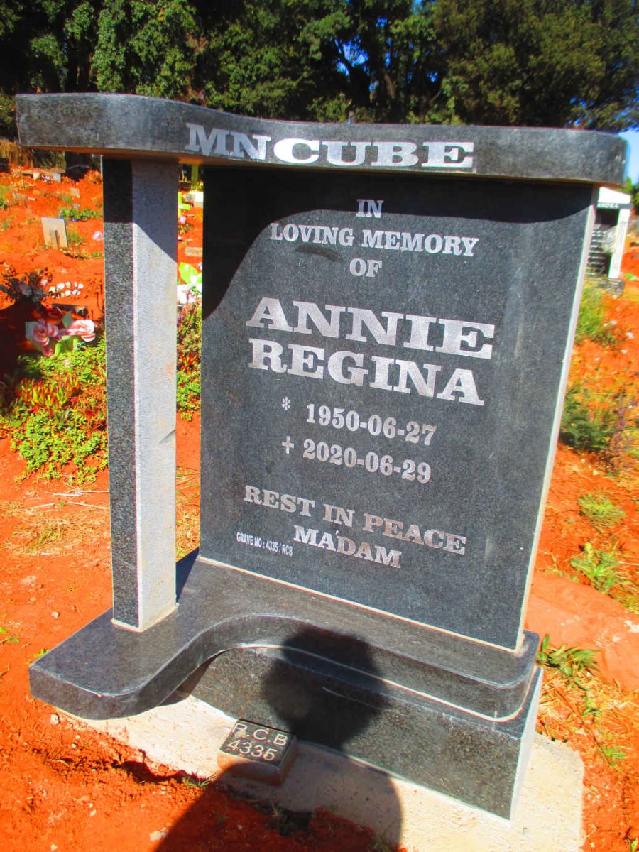 MNCUBE Annie Regina 1950-2020