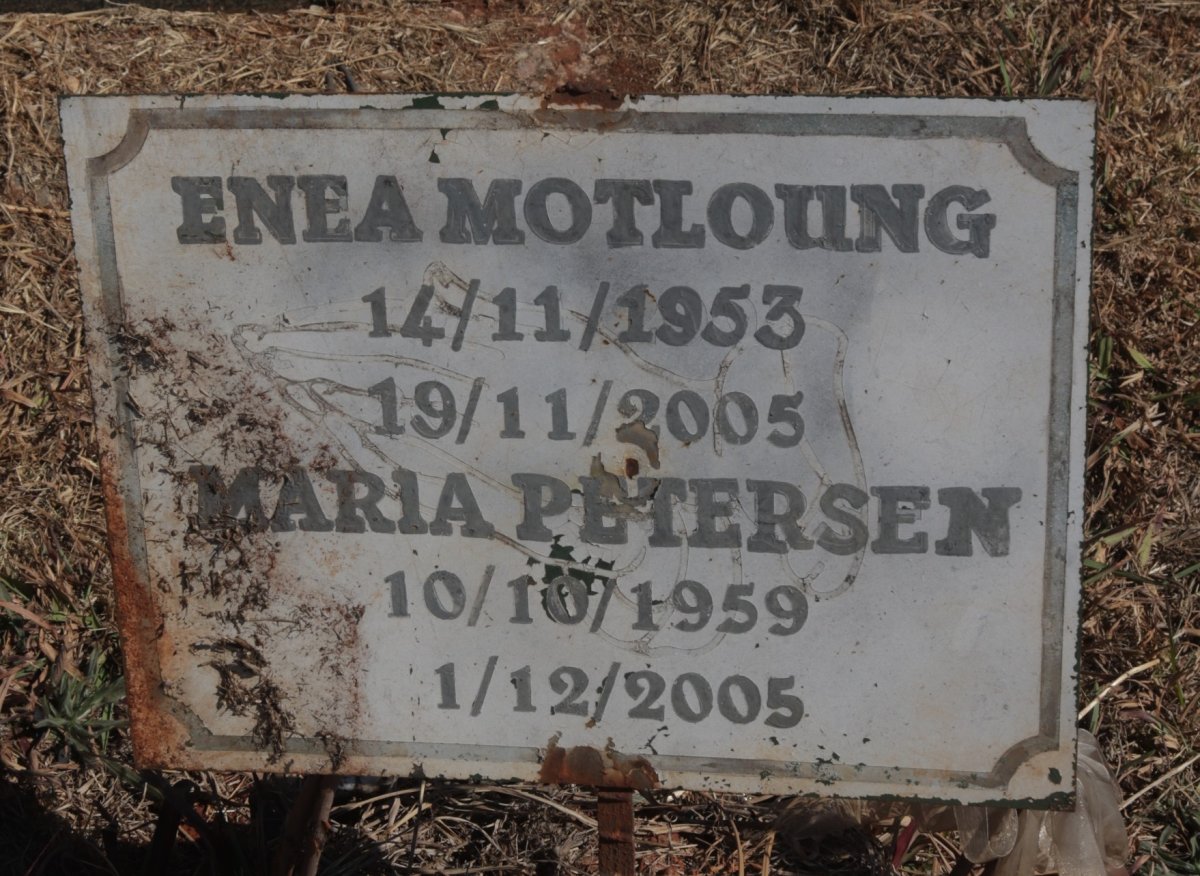 MOTLOUNG Enea 1953-2005 :: PETERSEN Maria 1959-2005