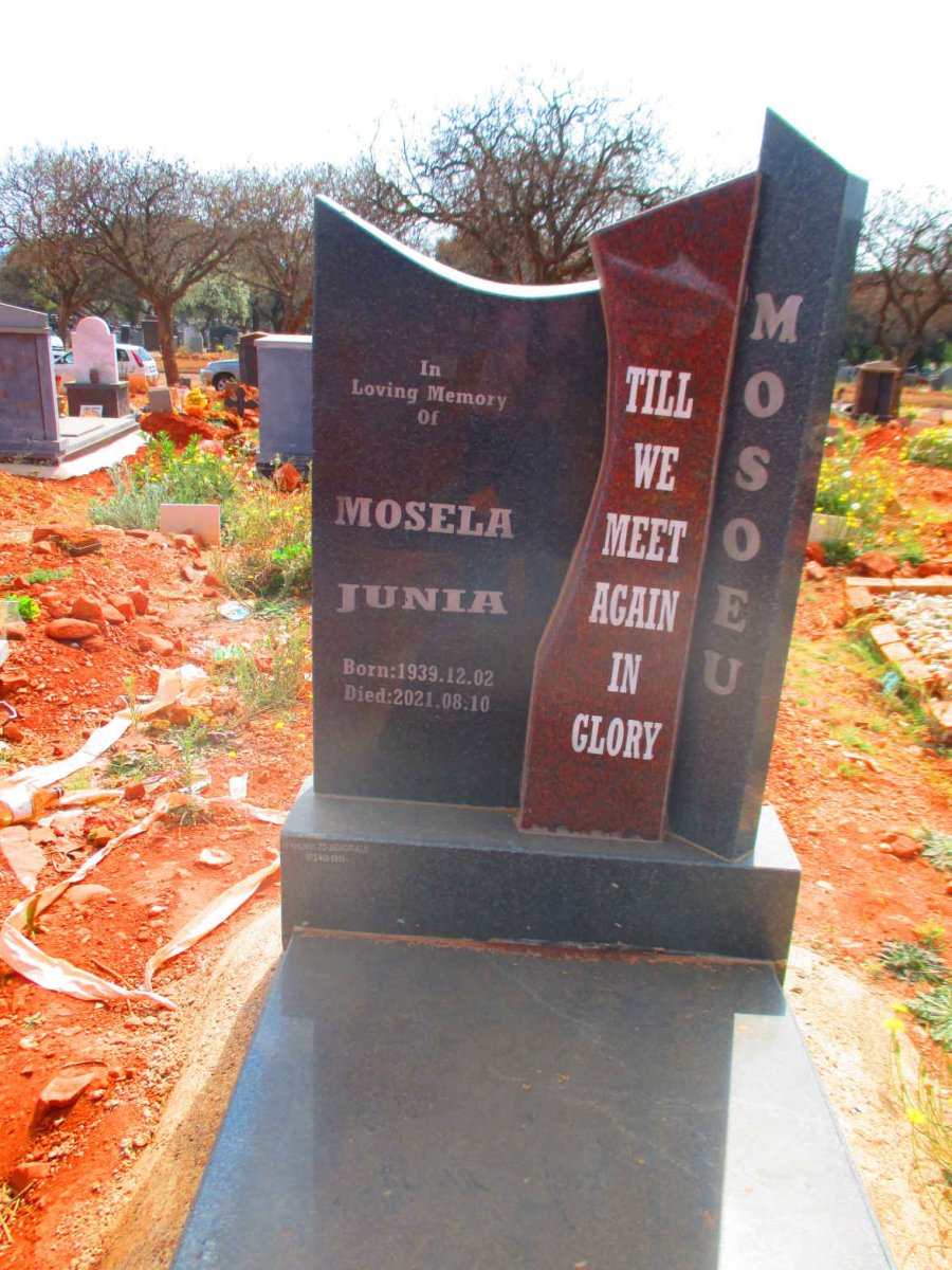 MOSOEU Mosela Junia 1939-2021