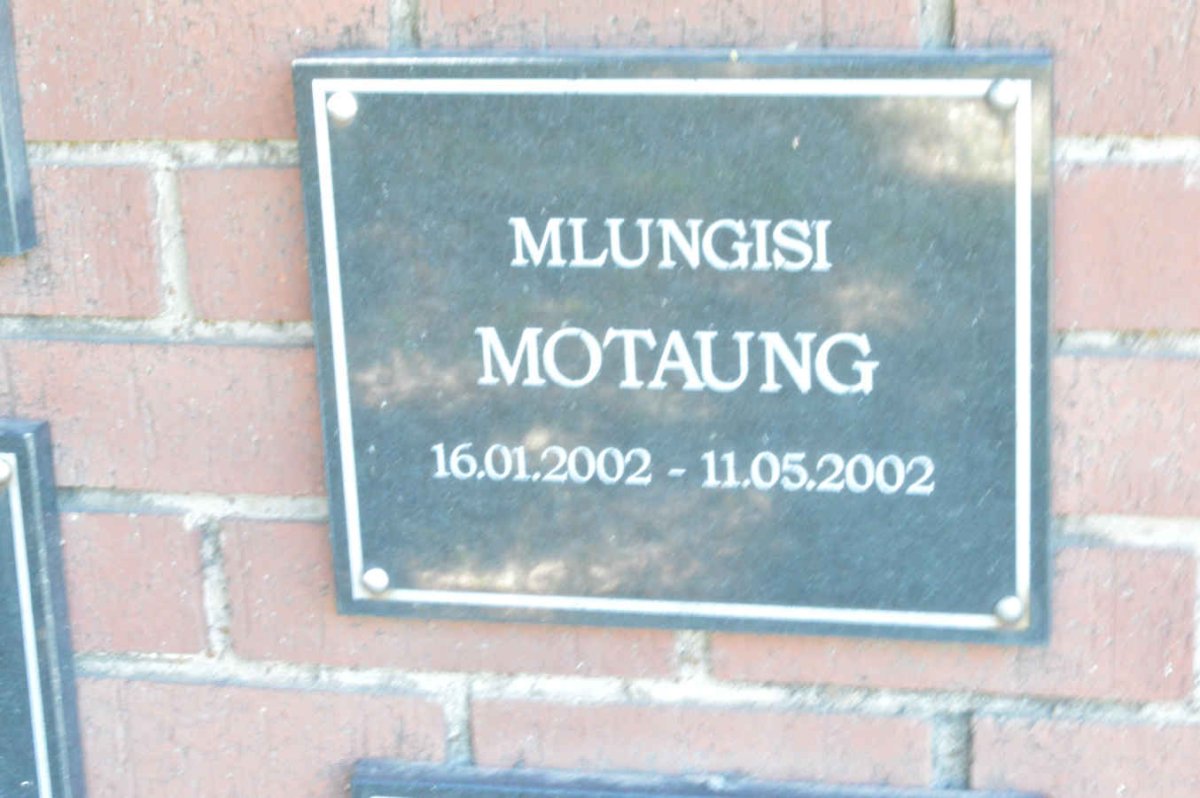 MOTAUNG Mlungisi 2002-2002