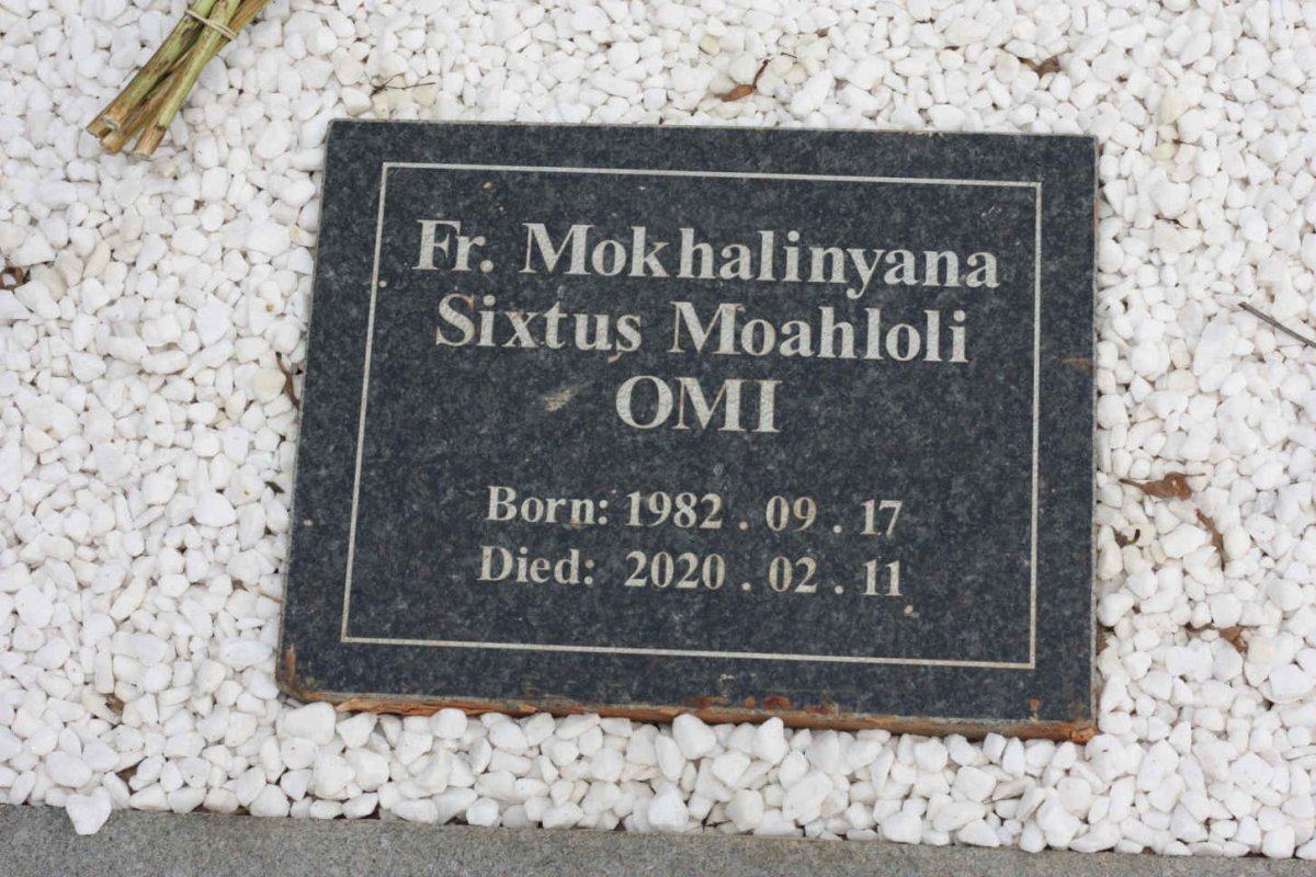 MOAHLOLI Mokhalinyana Sixtus 1982-2020