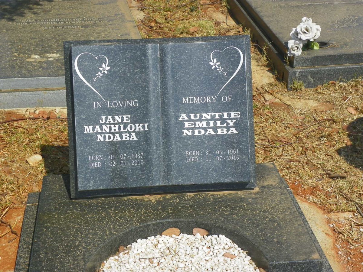 NDABA Jane Manhloki 1937-2010 :: NDABA Emily 1961-2015
