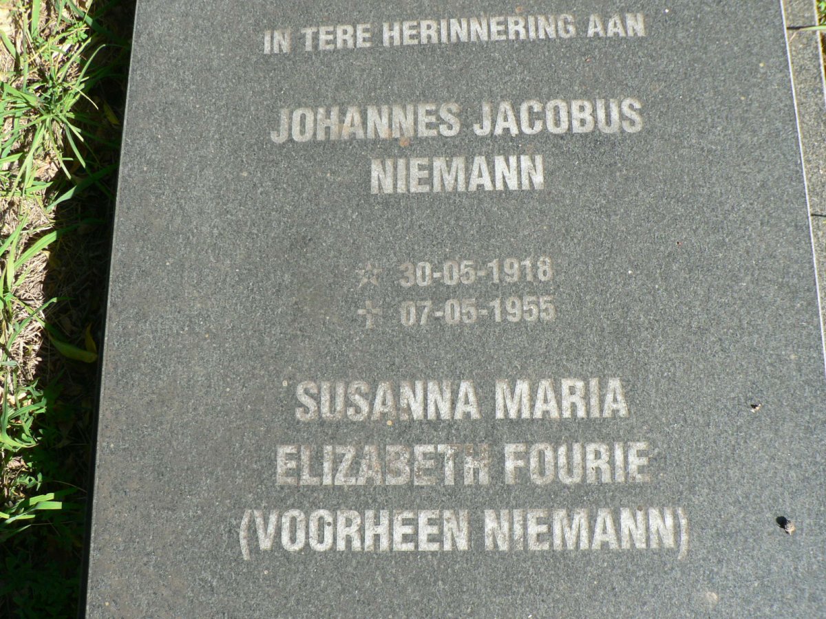 NIEMANN Johannes Jacobus 1918-1955 &amp; Susanna Maria Elizabeth FOURIE formerly NIEMANN