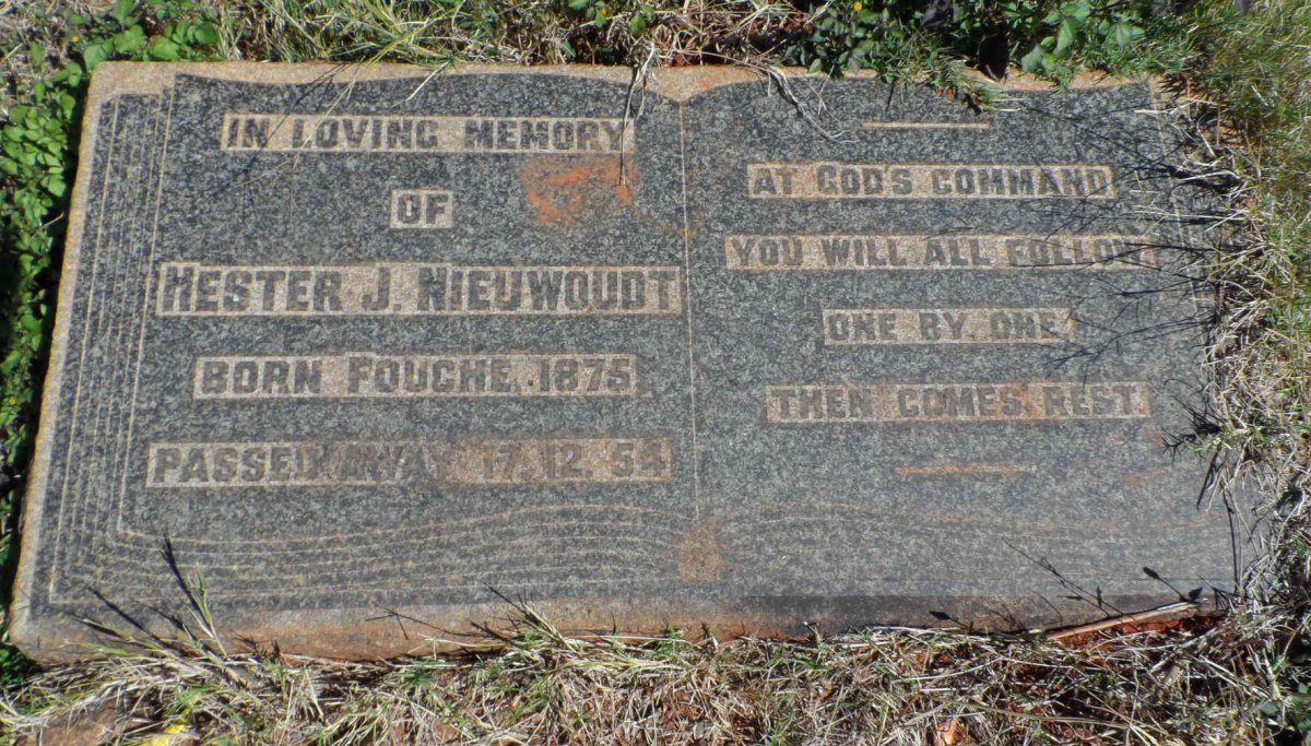 NIEUWOUDT Hester J. nee FOUCHE 1875-1954