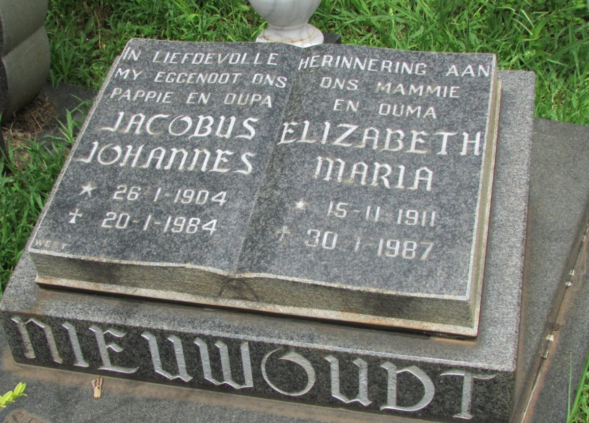 NIEUWOUDT Jacobus Johannes 1904-1984 &amp; Elizabeth Maria 1911-1987