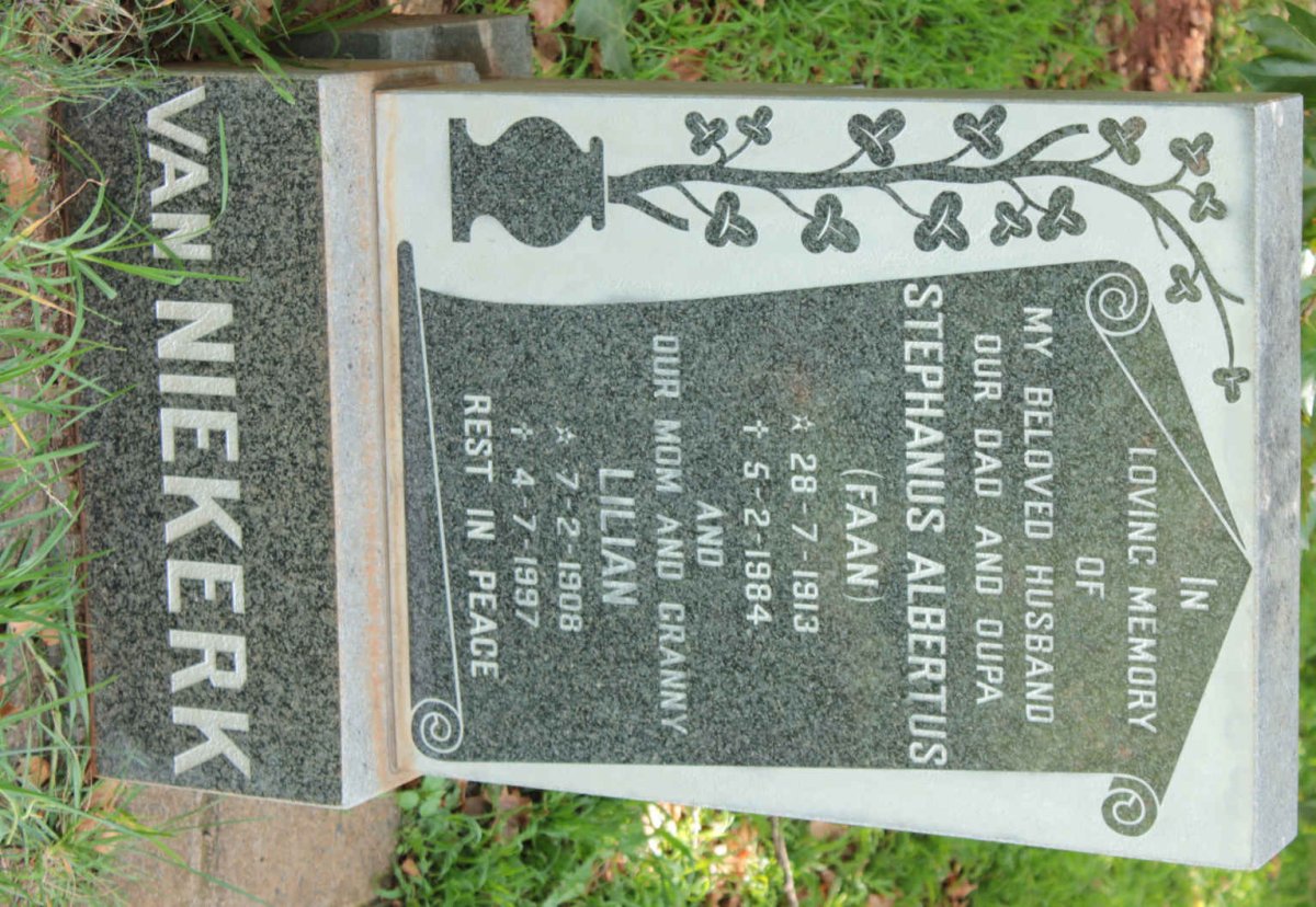 NIEKERK Stephanus Albertus, van 1913-1984 &amp; Lilian 1908-1997