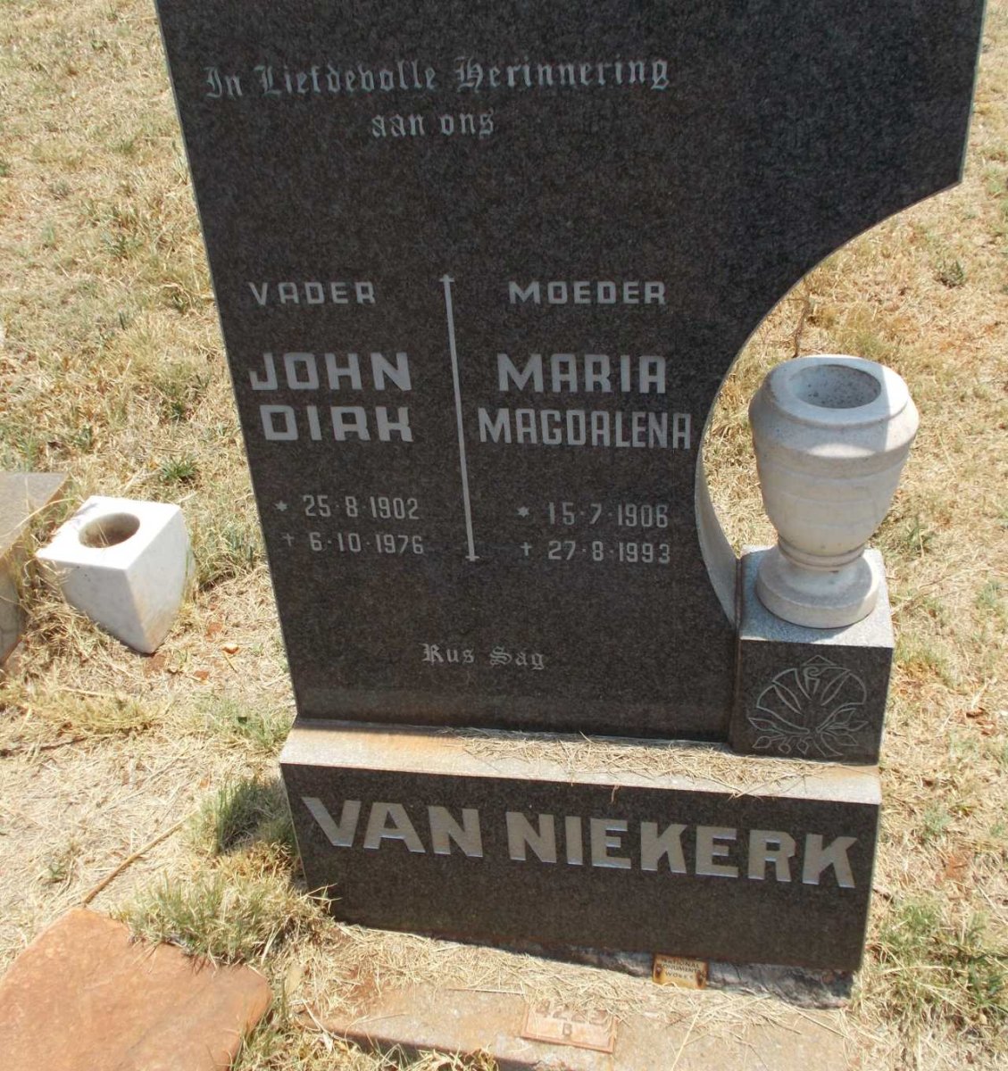 NIEKERK John Dirk, van 1902-1976 &amp; Maria Magdalena 1906-1993