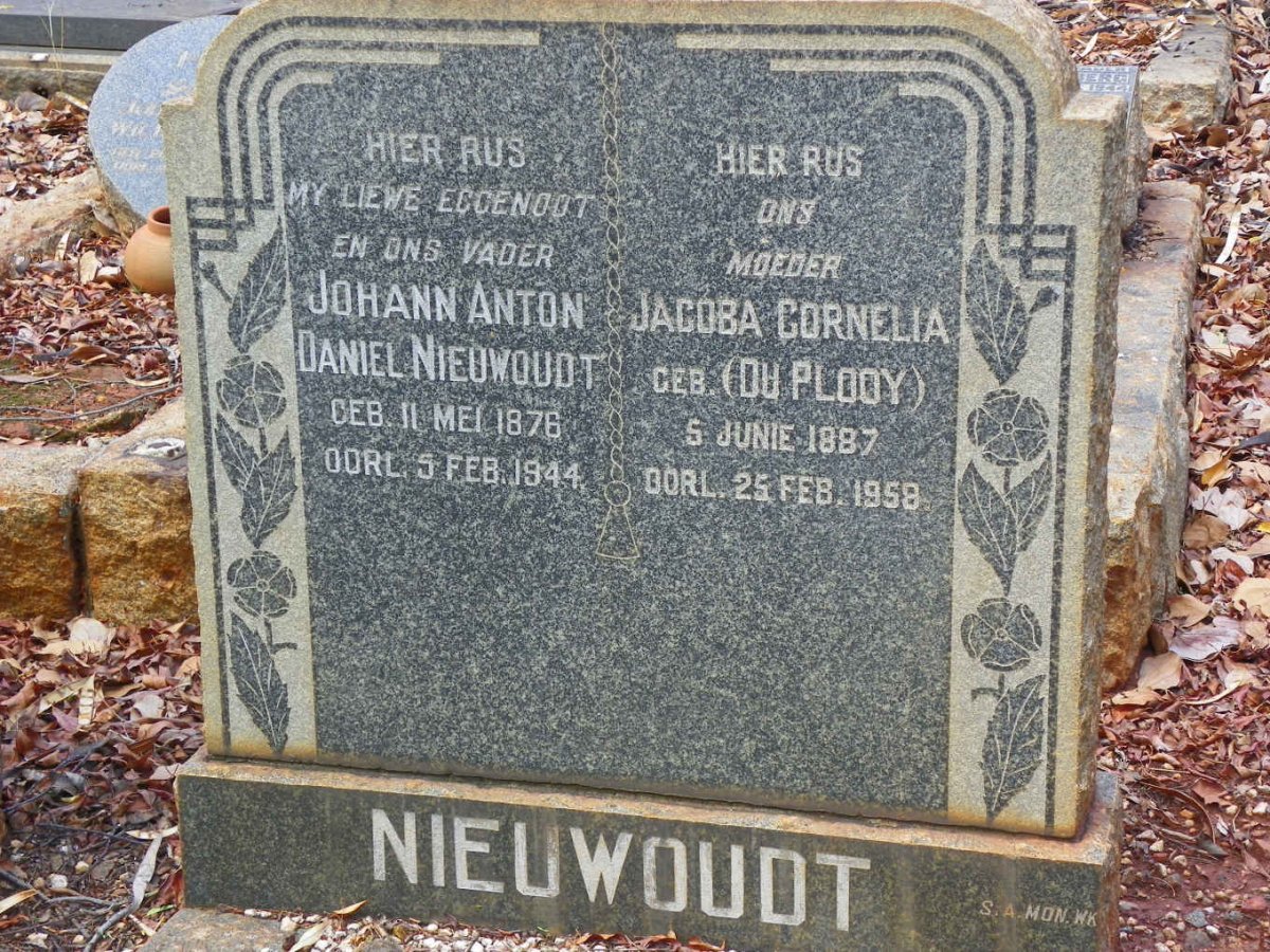 NIEUWOUDT Johann Anton Daniel 1876-1944 &amp; Jacoba Cornelia DU PLOOY 1887-1958