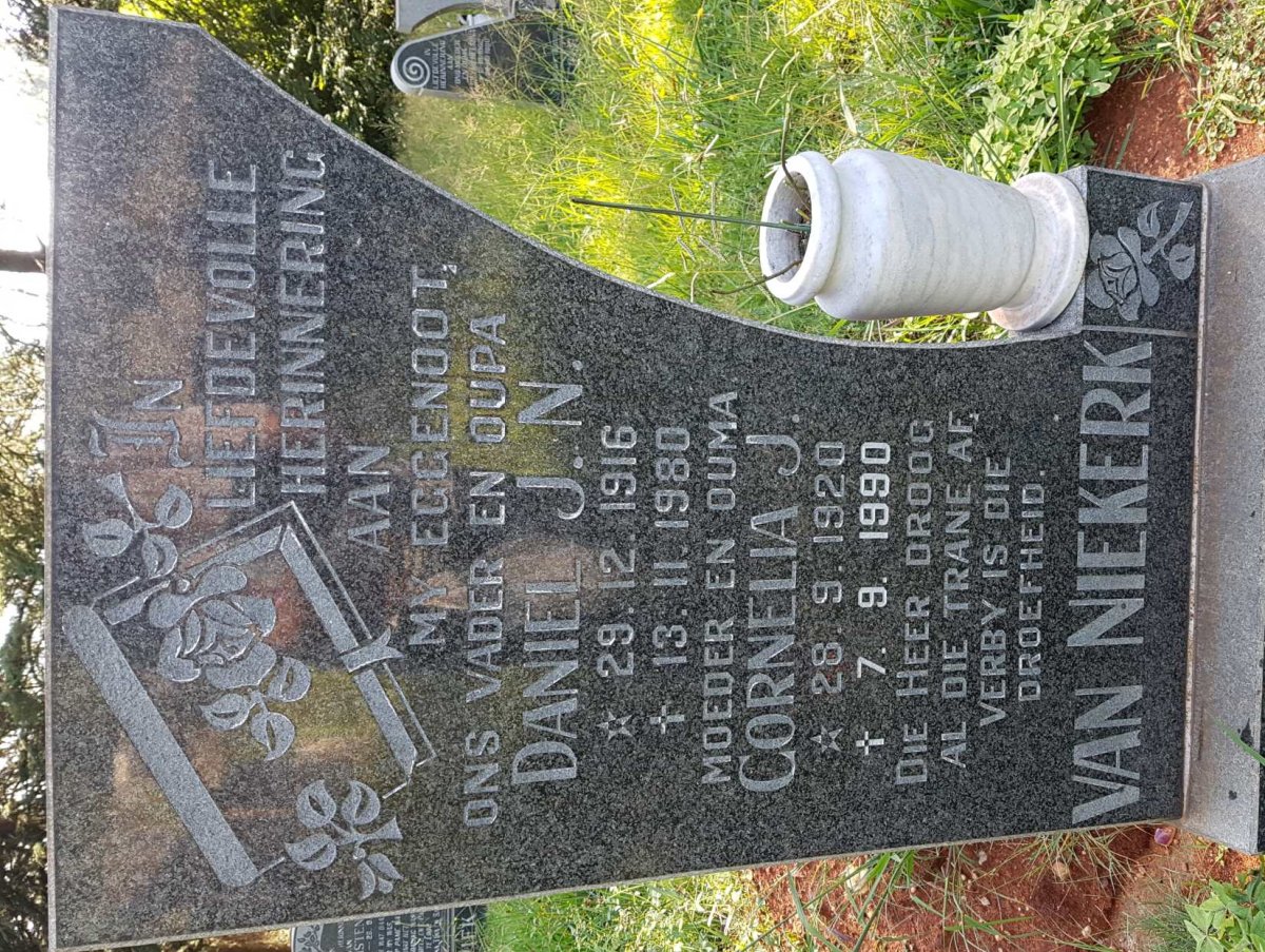 NIEKERK Daniel J.N., van 1916-1980 &amp; Cornelia J. 1920-1990