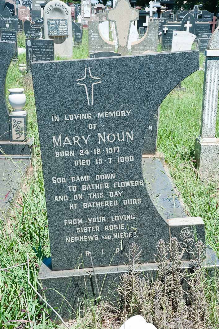 NOUN Mary 1917-1980