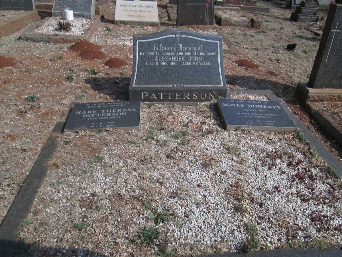 PATTERSON Alexander John -1961 :: PATTERSON Mary Theresa nee DOHERTY 1898-1988  ::  DOHERTY Agnes 1906-1989