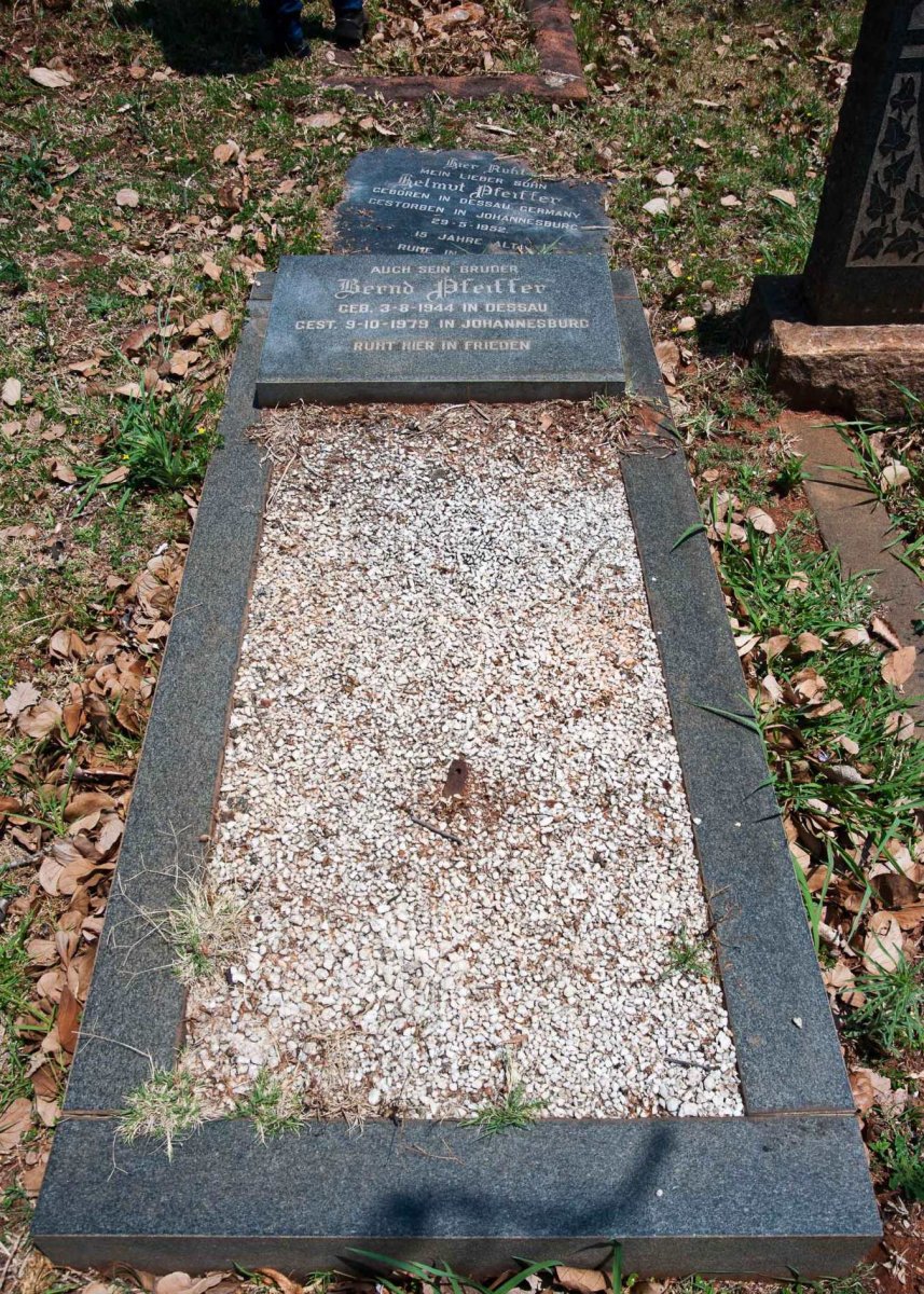 PFEIFFER Bernd 1944-1979 :: PFEIFFER Helmut -1952
