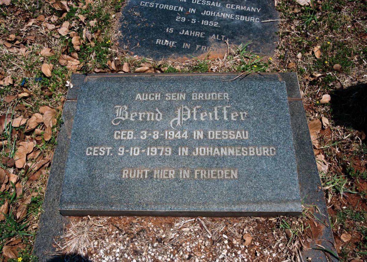 PFEIFFER Bernd 1944-1979 :: PFEIFFER Helmut -1952