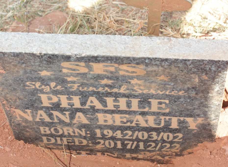 PHAHLE Nana Beauty 1942-2017