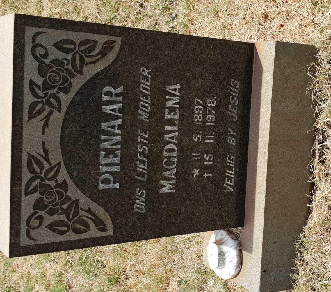 PIENAAR Magdalena 1897-1978
