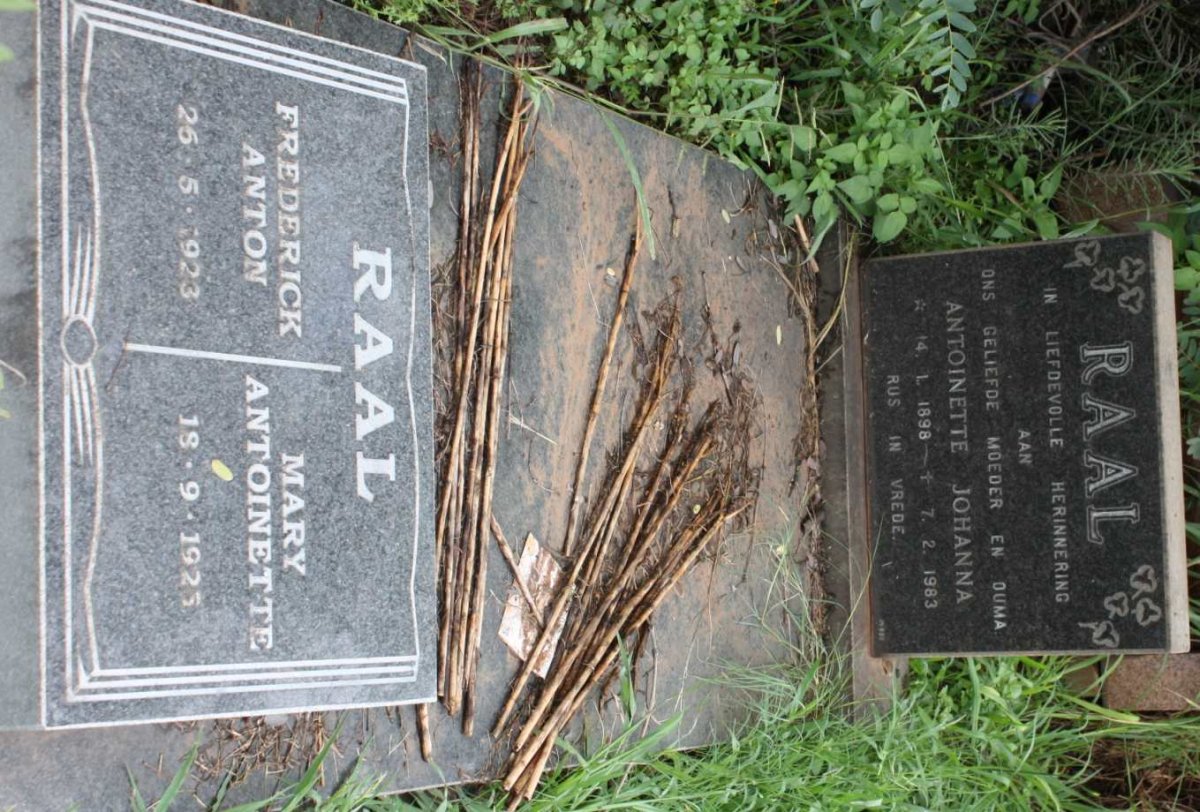 RAAL Antoinette Johanna 1898-1983 :: RAAL Frederick Anton 1923- &amp; Mary Antoinette 1925-