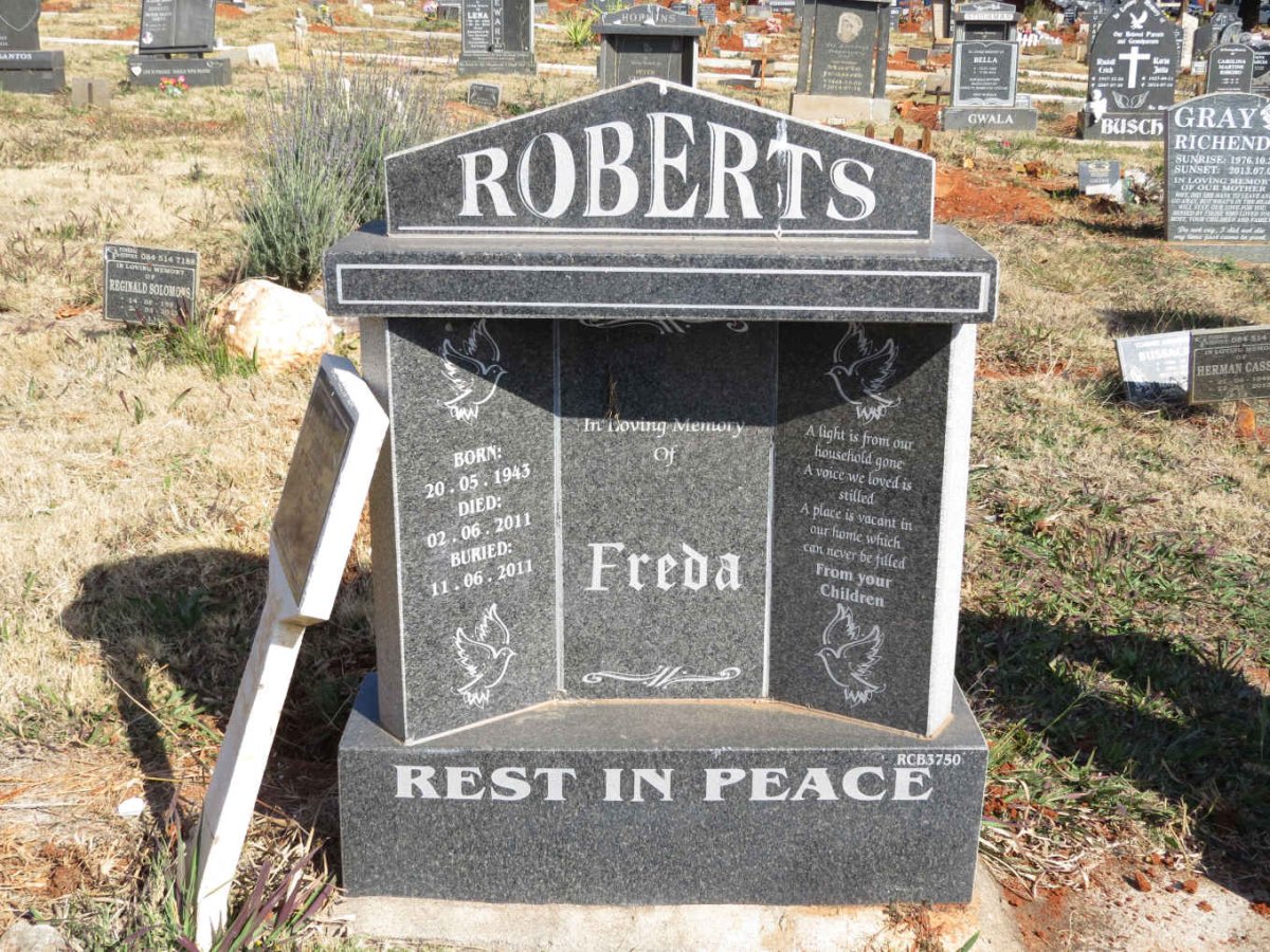 ROBERTS Freda 1943-2011
