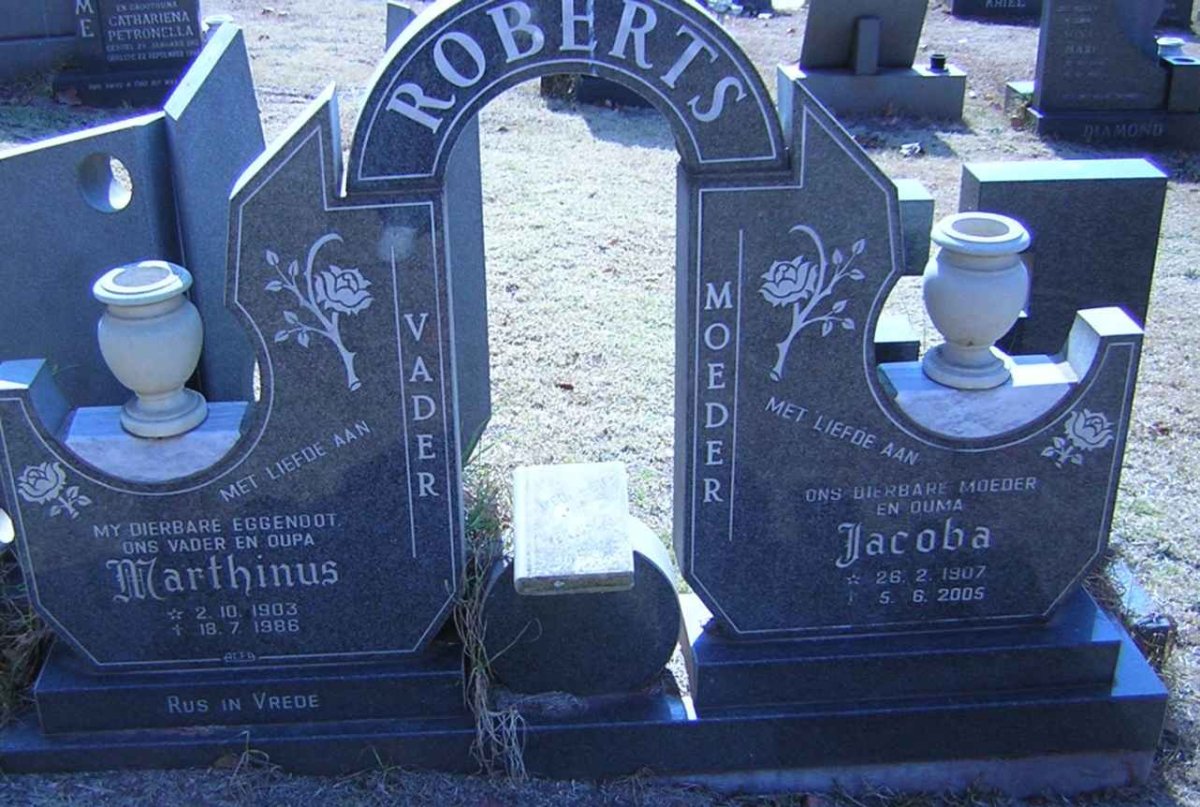 ROBERTS Marthinus 1903-1986 &amp; Jacoba 1907-2005